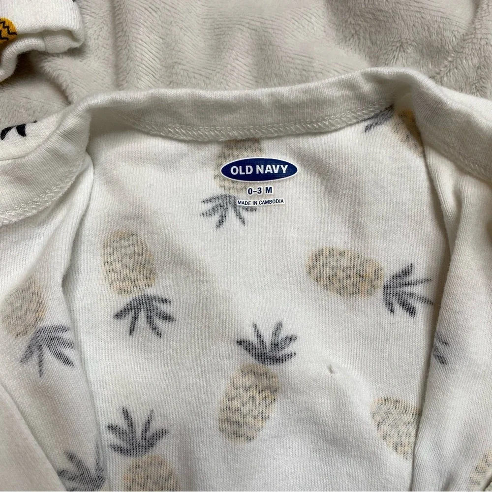Old Navy Pineapple Print Baby Set